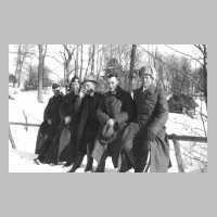 110-0074 Gustav Wisboreit (rechts) waehrend des Krieges in Russland.jpg